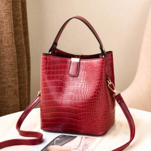 Yogodlns Retro Alligator Crocodile Large Capacity Crossbody Shoulder Messenger Bag - Maroon