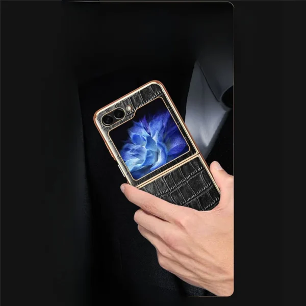 Luxury Premium PU Leather Eletrocplated Croco Pattern Case Cover For Samsung Galaxy Z Flip 5/Z Flip 6 - Image 5